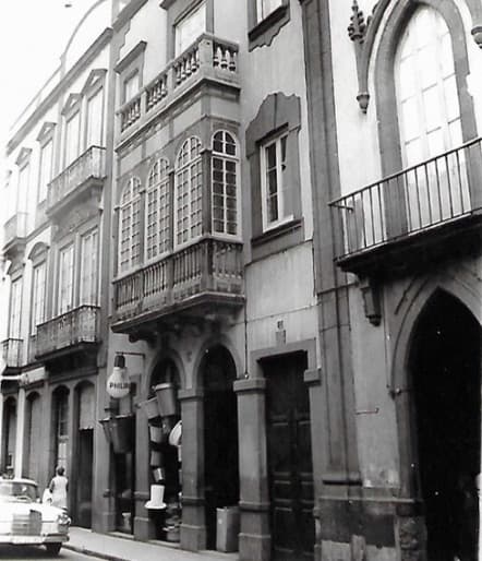 Primera tienda Rocasa en blanco y negro