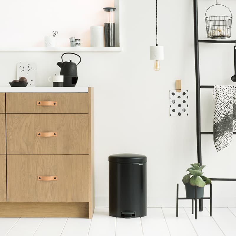 Cubo Newicon Negro Mate - Vista 3