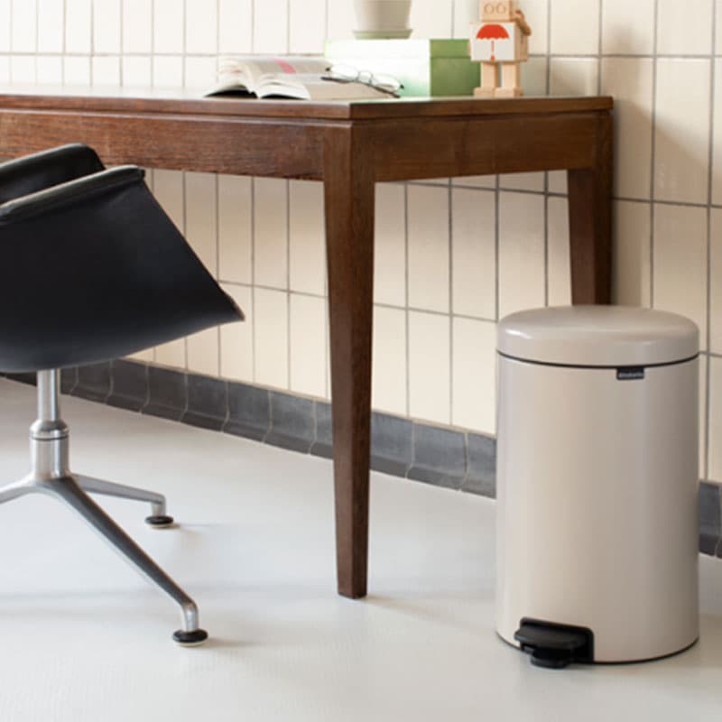 Cubo Pedal Newlcon - Vista 3