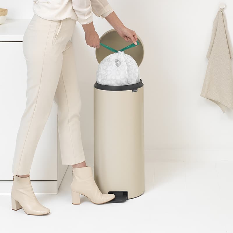 Cubo Pedal Newicon - Vista 3